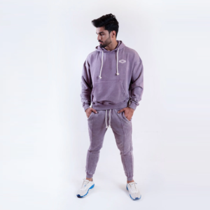 Classic Zip-Up Tracksuit: Timeless Sportswear