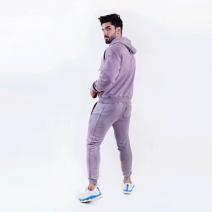 Classic Zip-Up Tracksuit: Timeless Sportswear