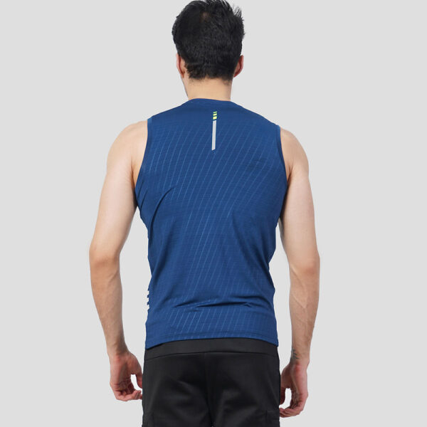 Slim Fit Tank Top for a Sleek Look - Image 2